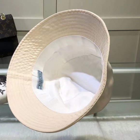 Prada bucket hat - Picture 3 of 3